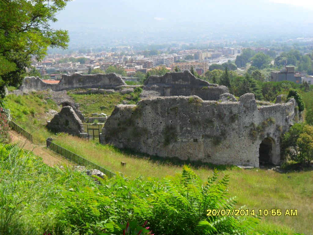 Zona esterna dell' Anfiteatro (I sec. d. C.)