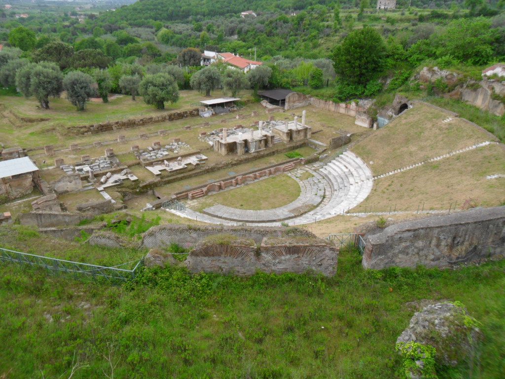 Teatro romano di sessa