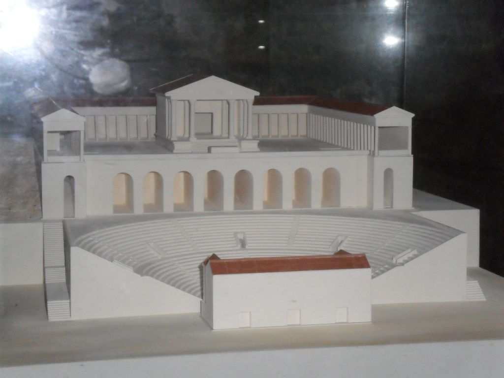 Plastico del Teatro