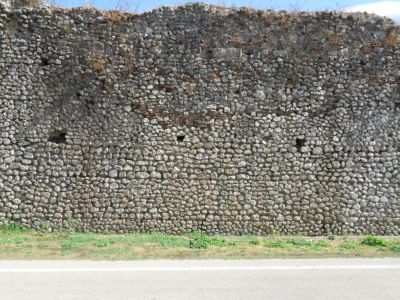 Cinta muraria di epoca romana